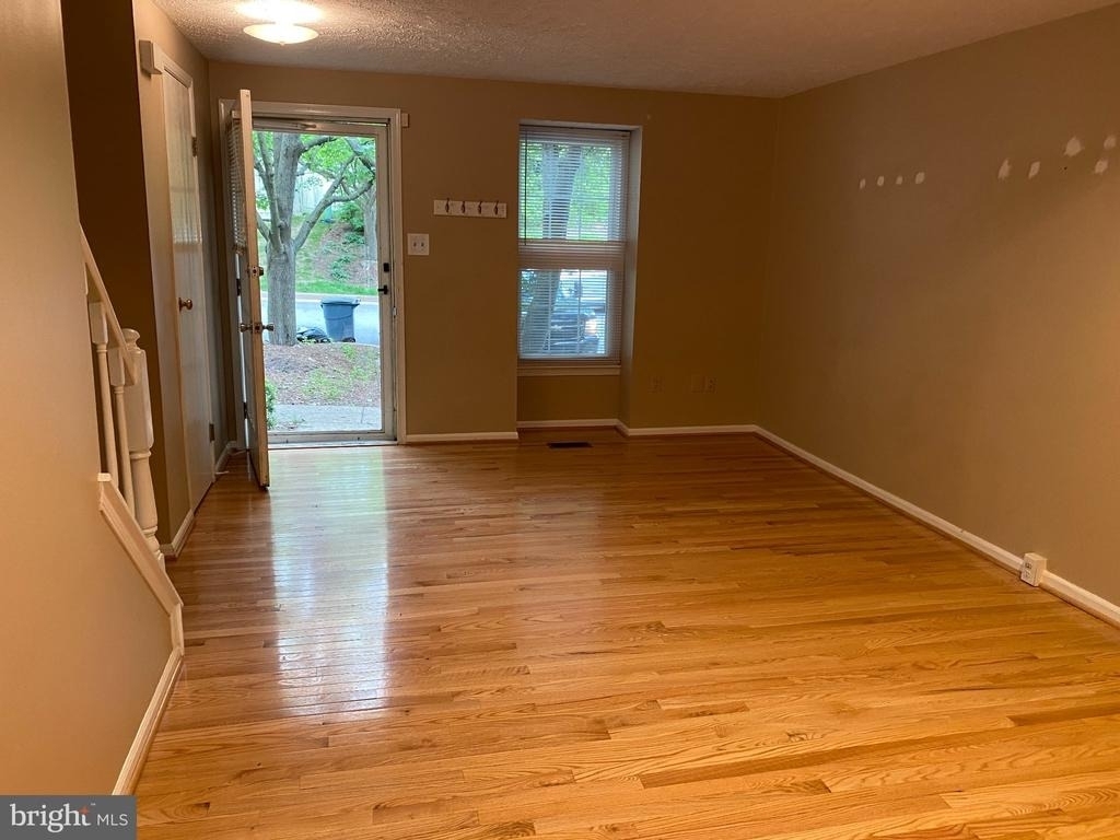 11906 Fieldthorn Court - Photo 4