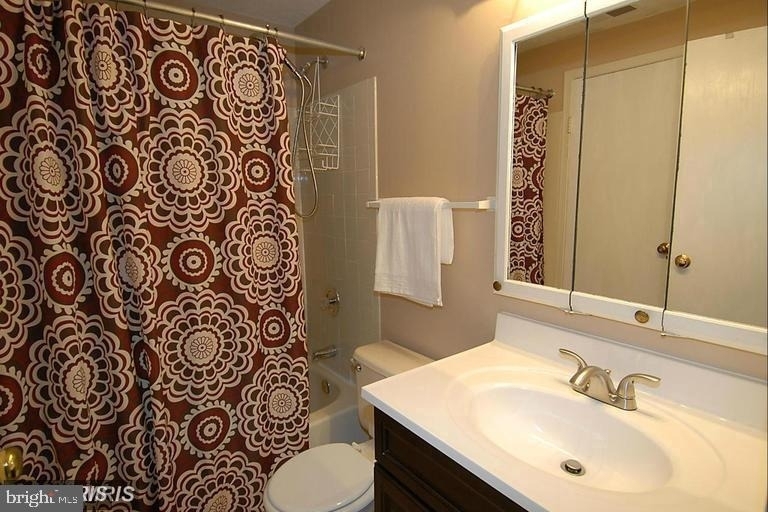 11906 Fieldthorn Court - Photo 9