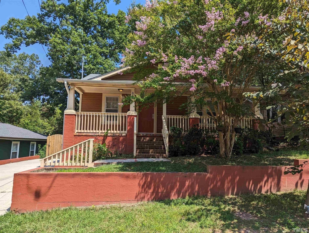 608 N Maple Street - Photo 0