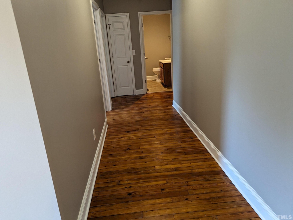 608 N Maple Street - Photo 8