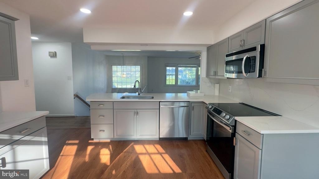 1636 Great Falls Street - Photo 5