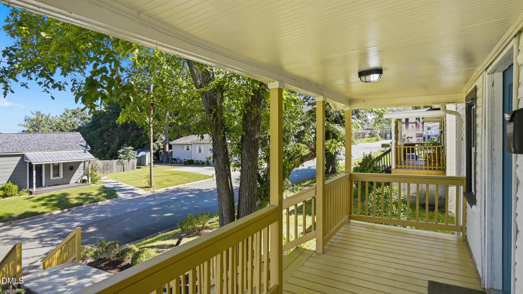1208 Drew Street - Photo 2