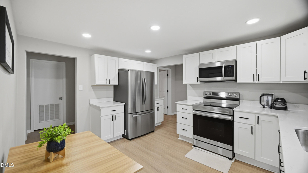 1208 Drew Street - Photo 11