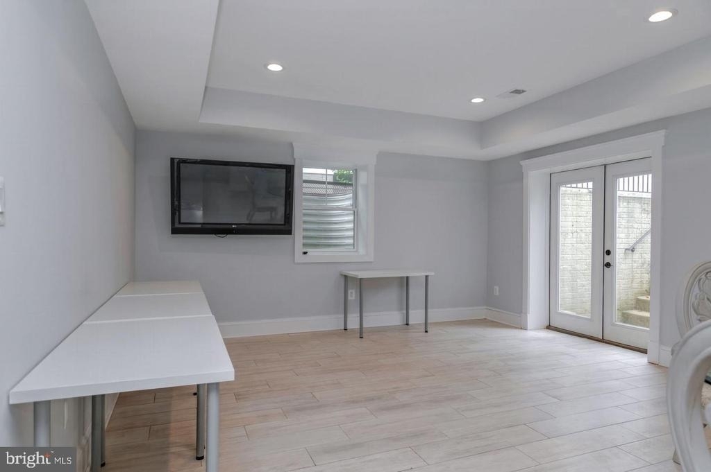 10704 Warwick Avenue - Photo 56