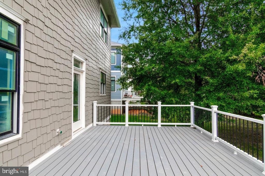 10704 Warwick Avenue - Photo 32