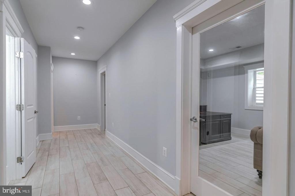 10704 Warwick Avenue - Photo 54