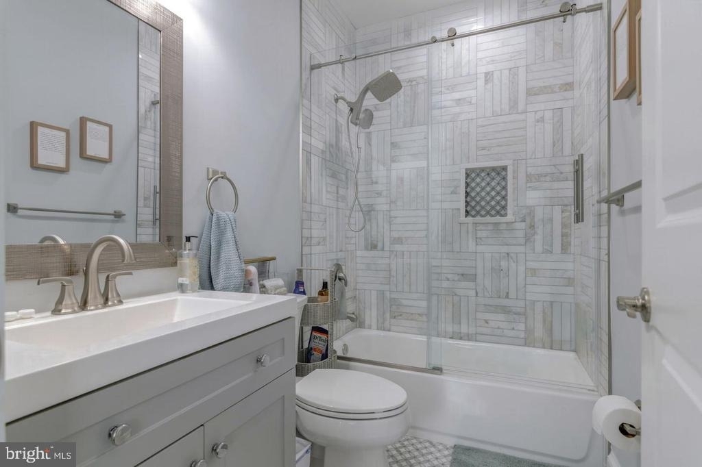 10704 Warwick Avenue - Photo 23
