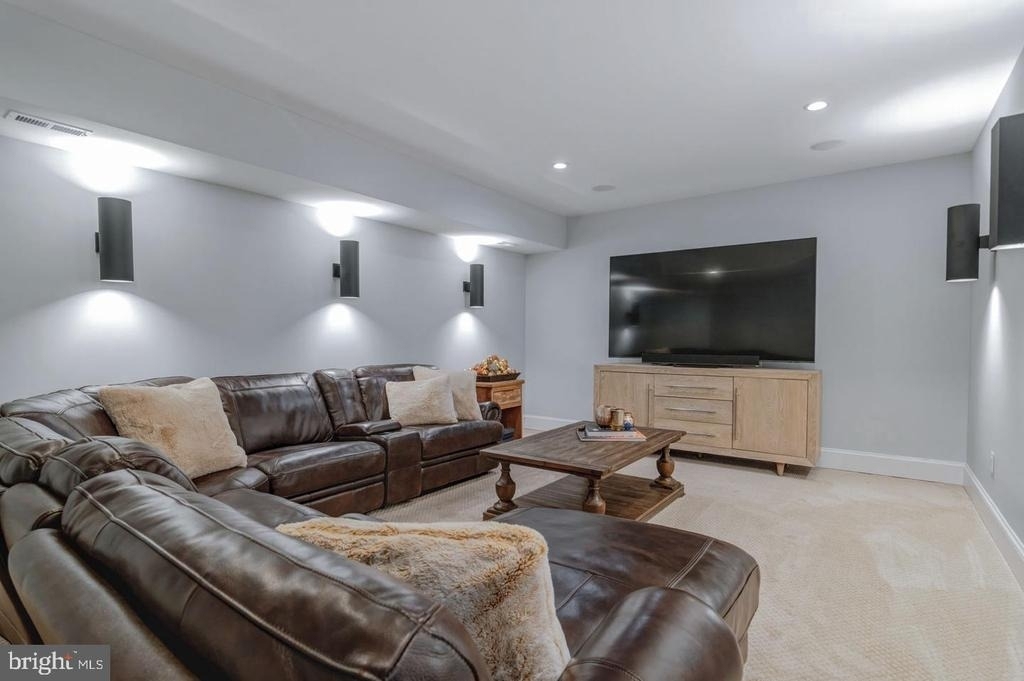 10704 Warwick Avenue - Photo 30