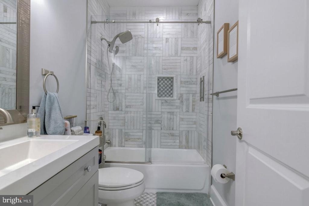 10704 Warwick Avenue - Photo 44