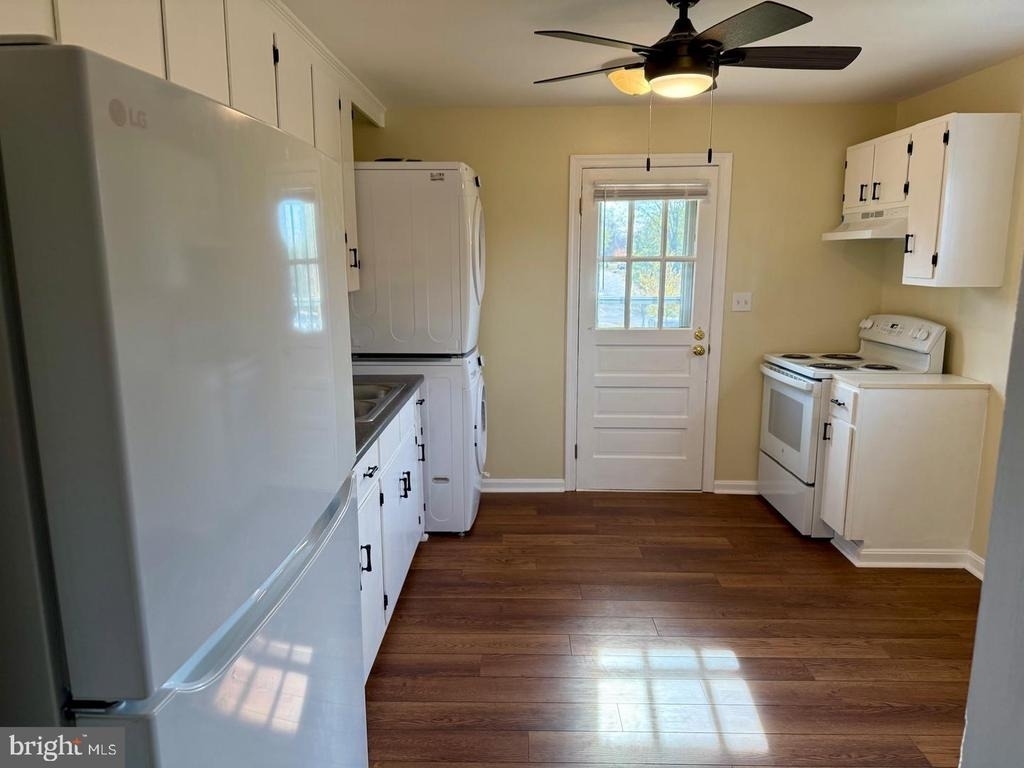 1428 Payne Street - Photo 2