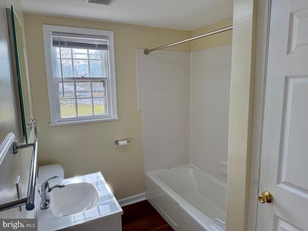 1428 Payne Street - Photo 11
