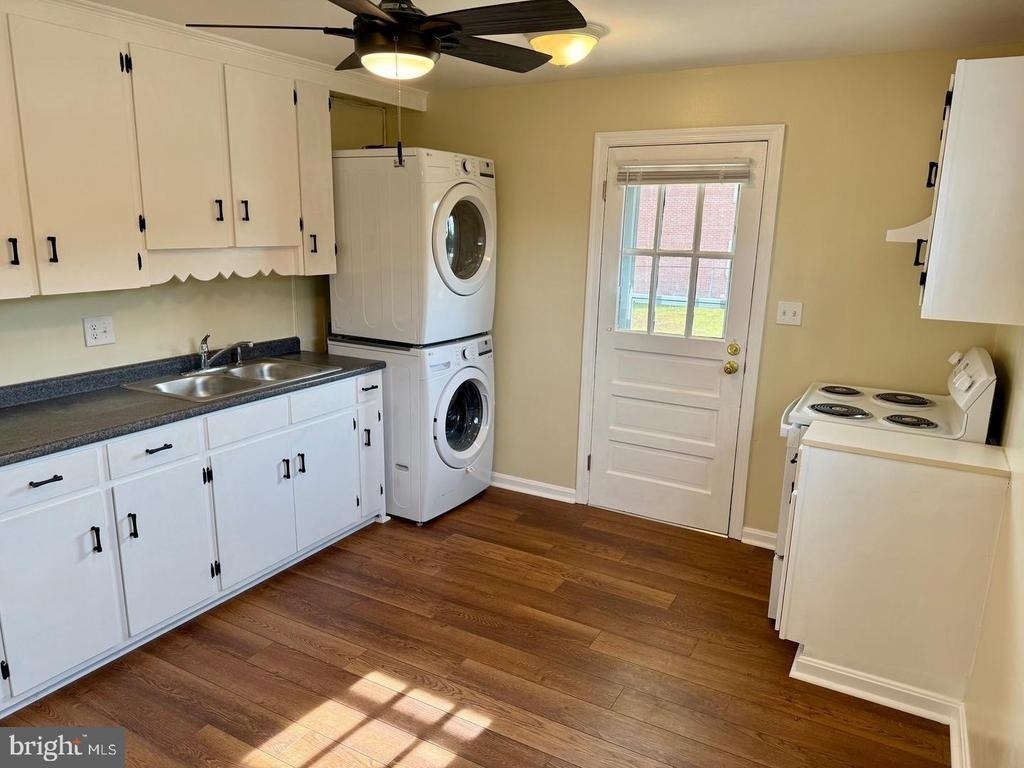 1428 Payne Street - Photo 9