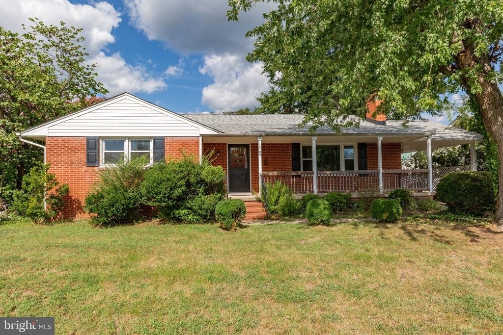 125 Hillcrest Drive - Photo 0