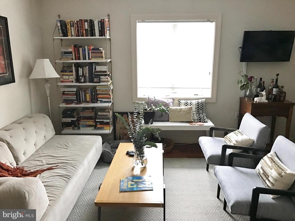 1219 Oronoco Street - Photo 3