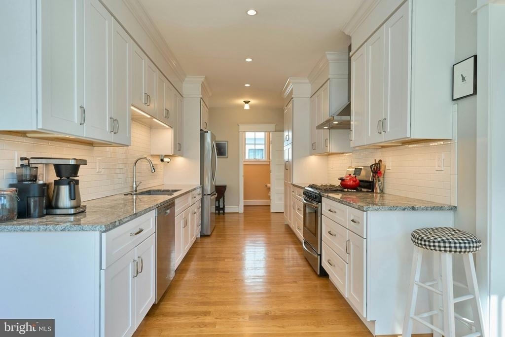 1243 N Stuart Street N - Photo 17