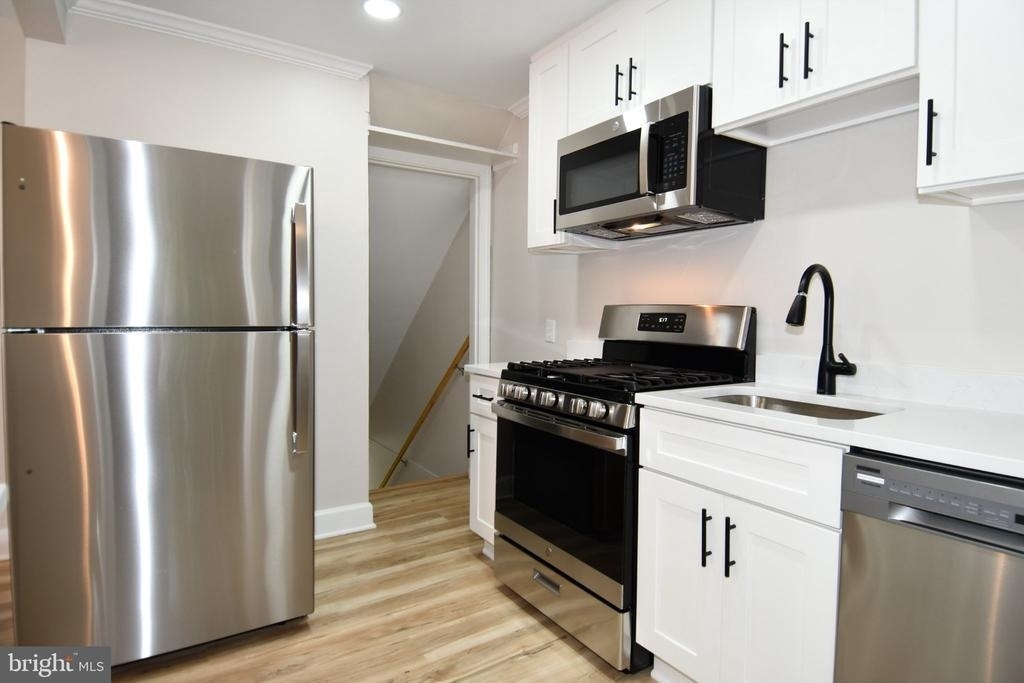 2124 S Oxford Street - Photo 8