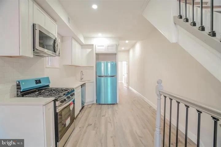 1714 Snyder Avenue - Photo 4