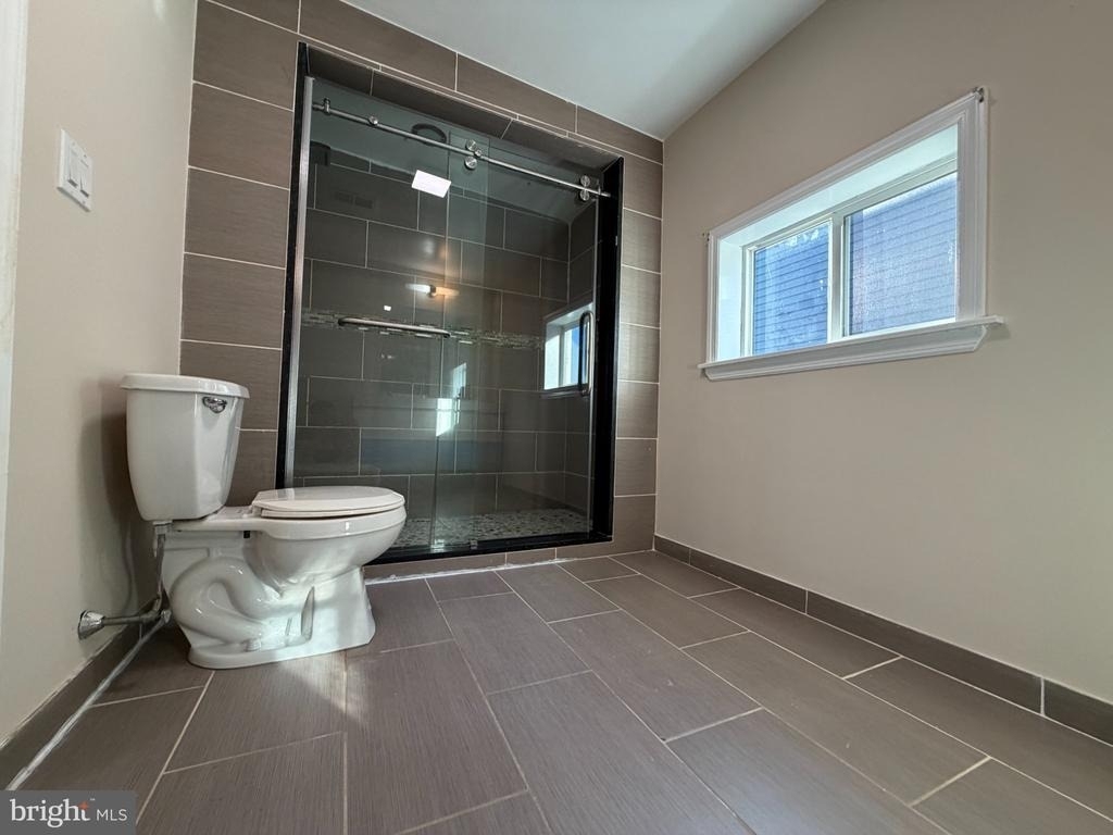 2608 Thompson Street - Photo 6