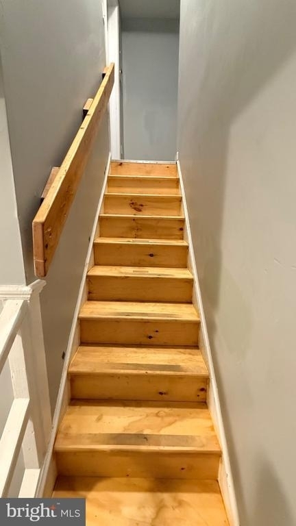 5449 Pine Street - Photo 3
