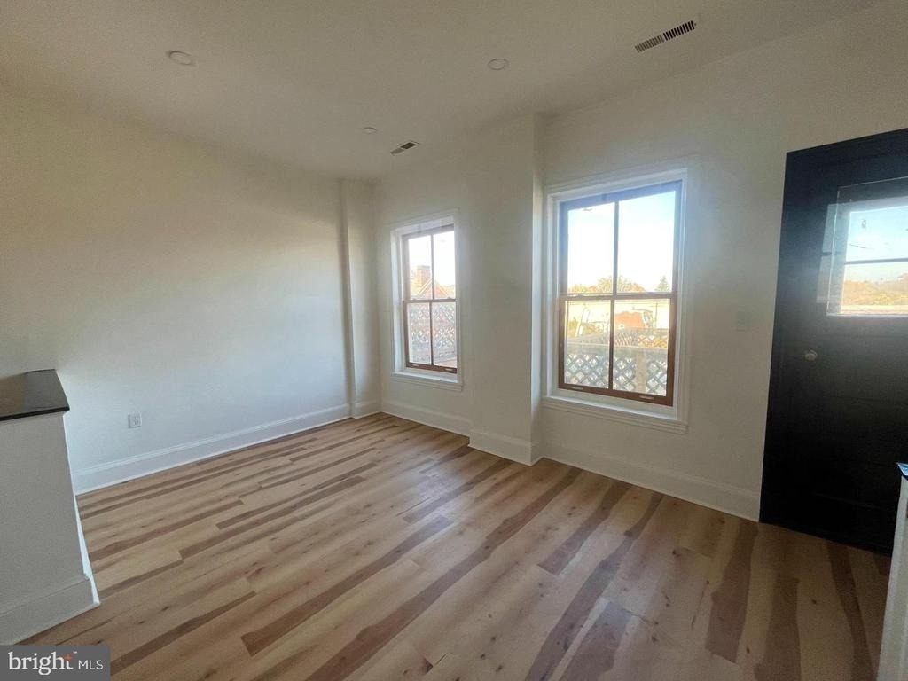 5443 Germantown Avenue - Photo 7