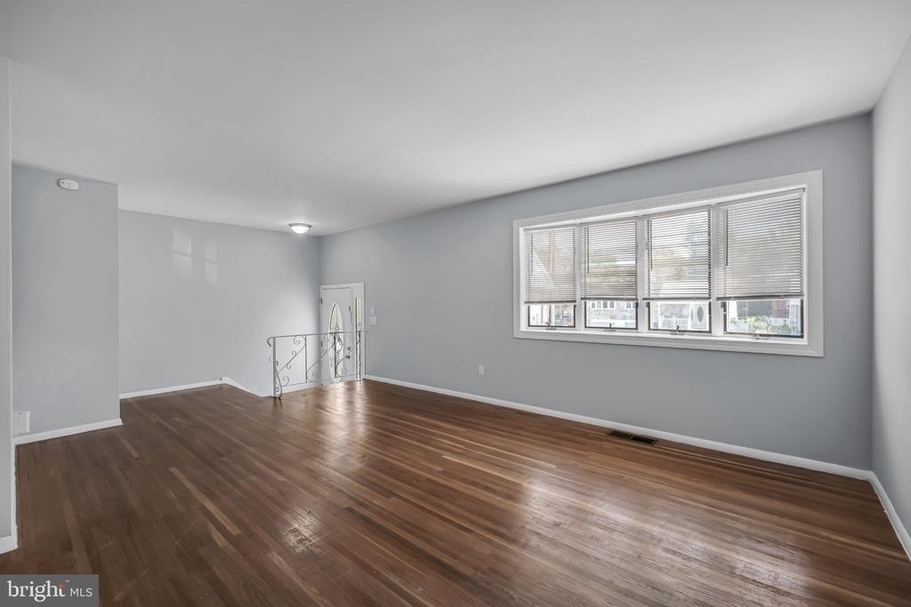 9766 Clark Street - Photo 5