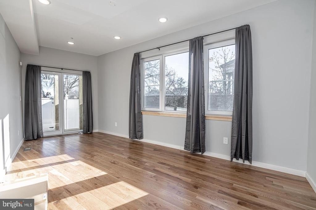 2045 N College Avenue - Photo 7