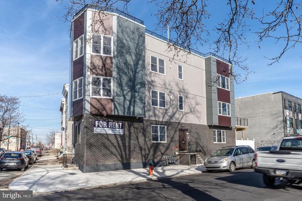2045 N College Avenue - Photo 19