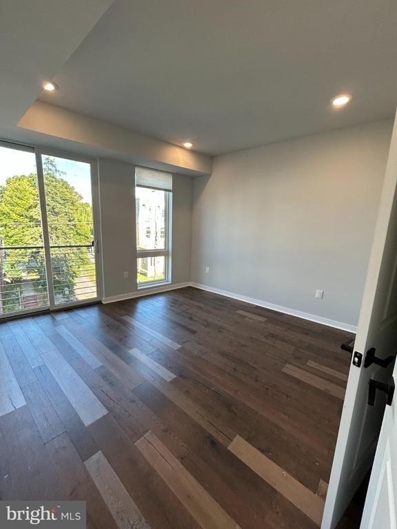 5542 Ridge Avenue - Photo 5