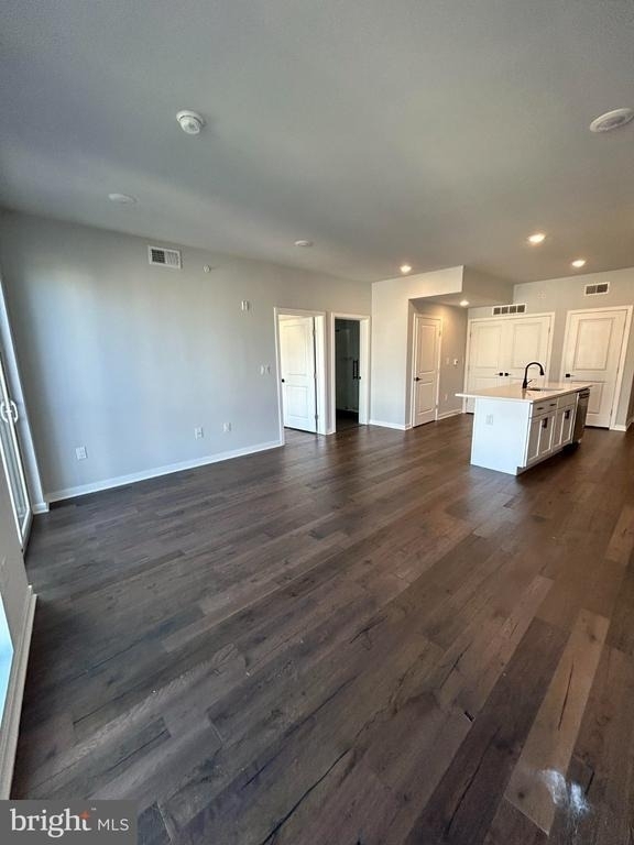 5542 Ridge Avenue - Photo 2