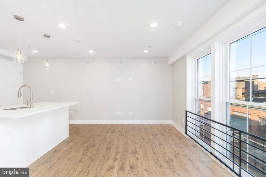 2304 N 9th Street - Photo 1