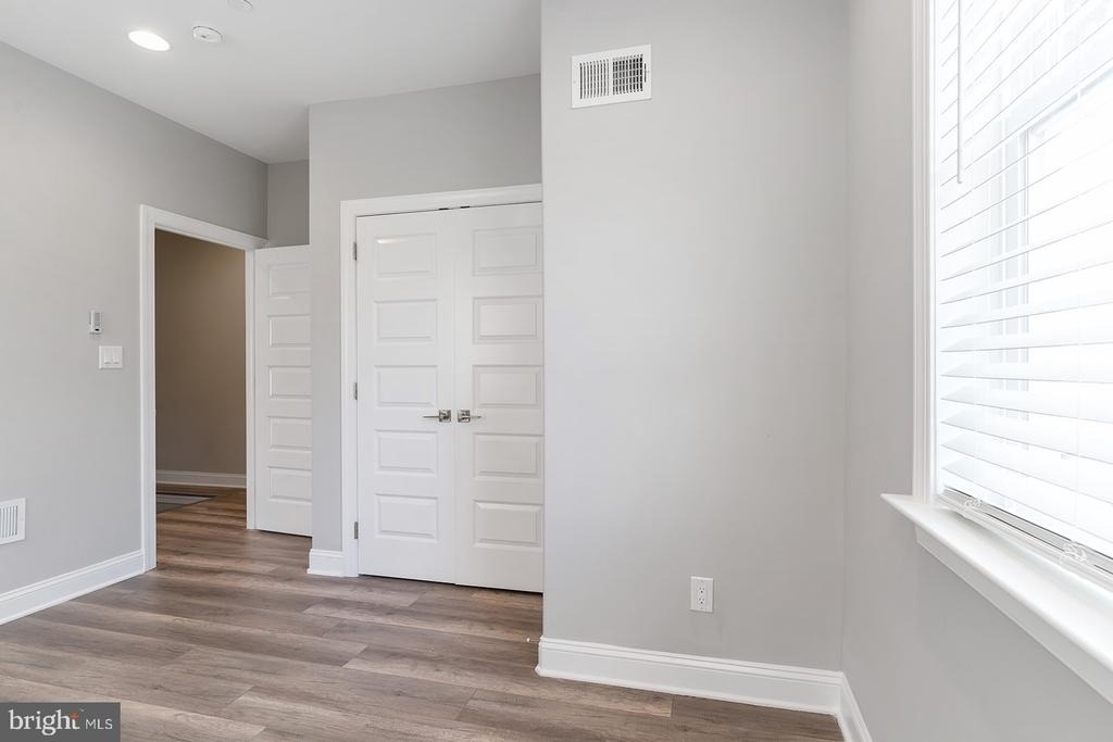 1419 Poplar Street - Photo 12