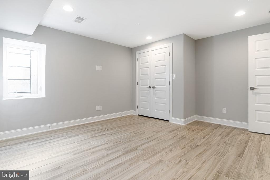 1419 Poplar Street - Photo 19
