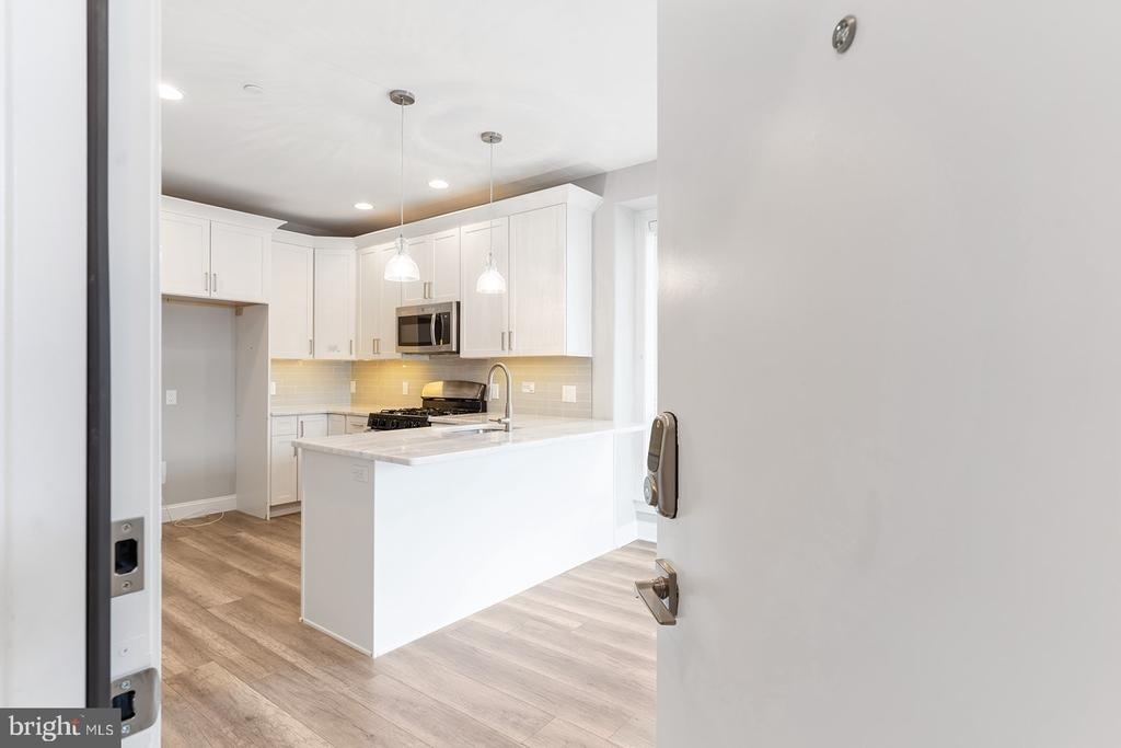 1419 Poplar Street - Photo 1