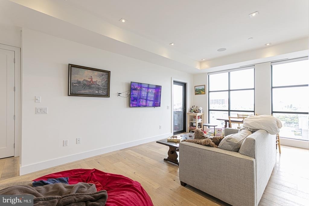 240 N 2nd Street - Photo 3
