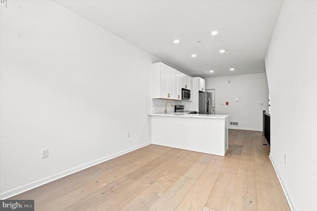 1644 N Marshall Street - Photo 3