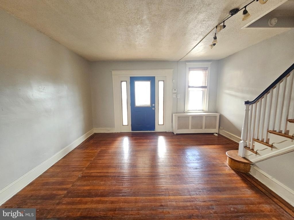 4723 Shelmire Avenue - Photo 2