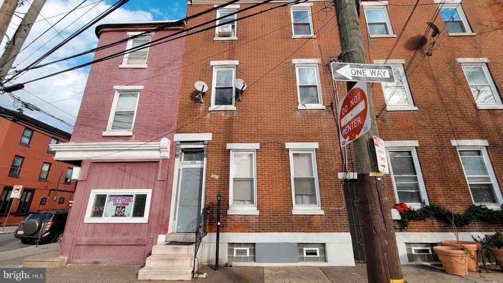 1249 Shackamaxon Street - Photo 0