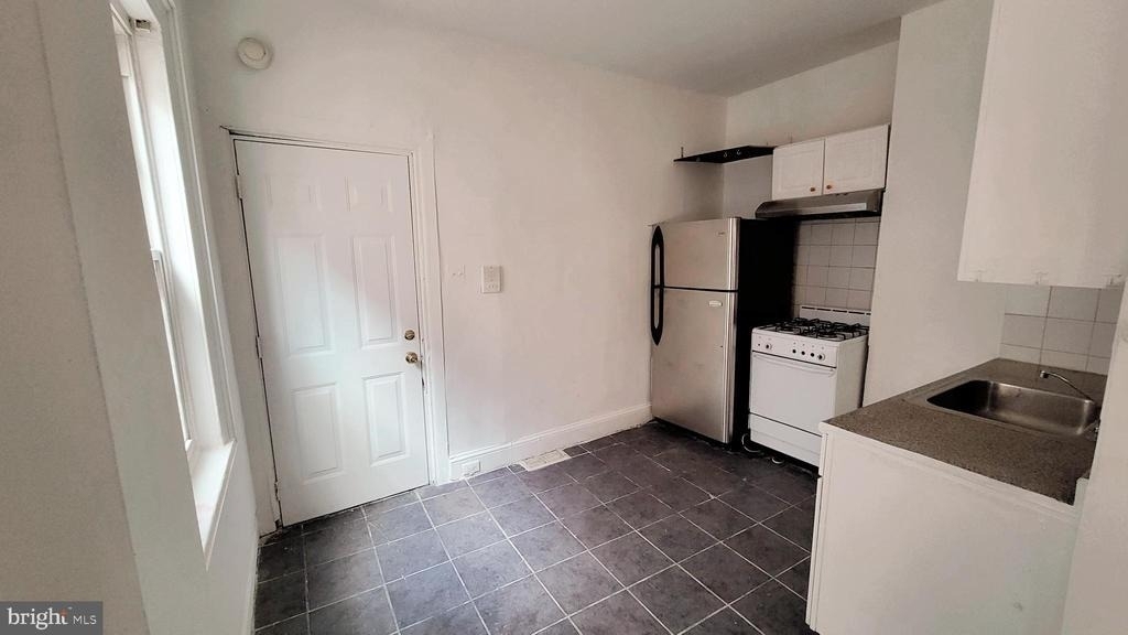 1249 Shackamaxon Street - Photo 2
