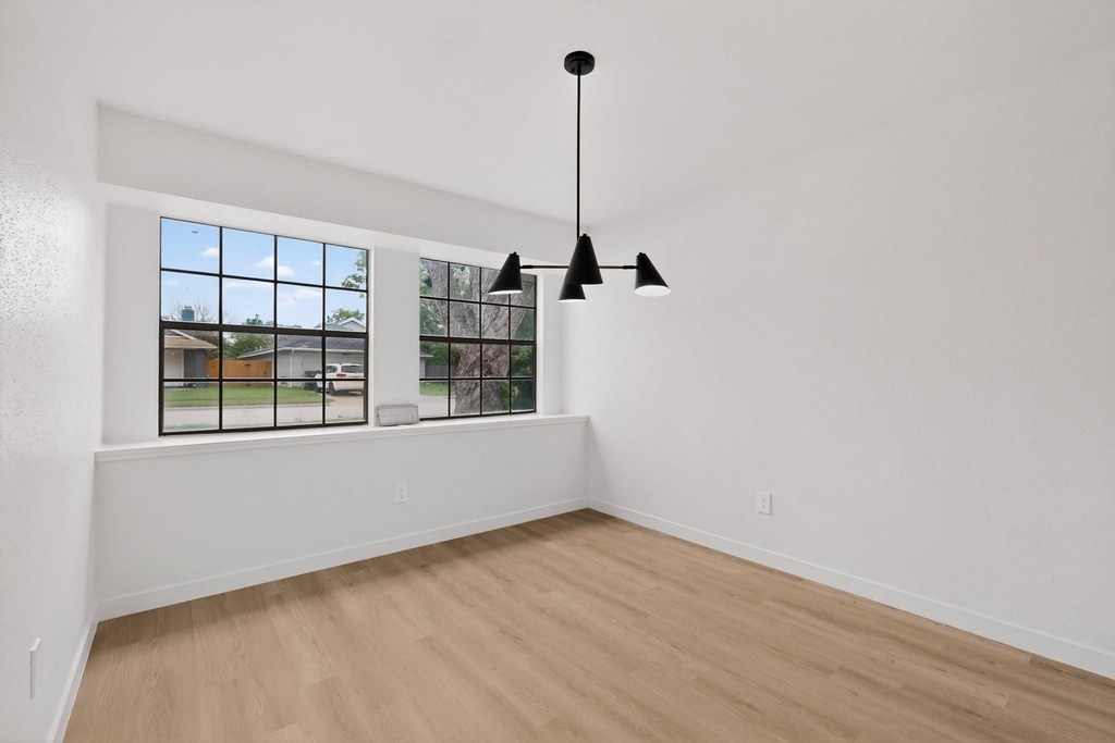 14305 Vandever St - Photo 15