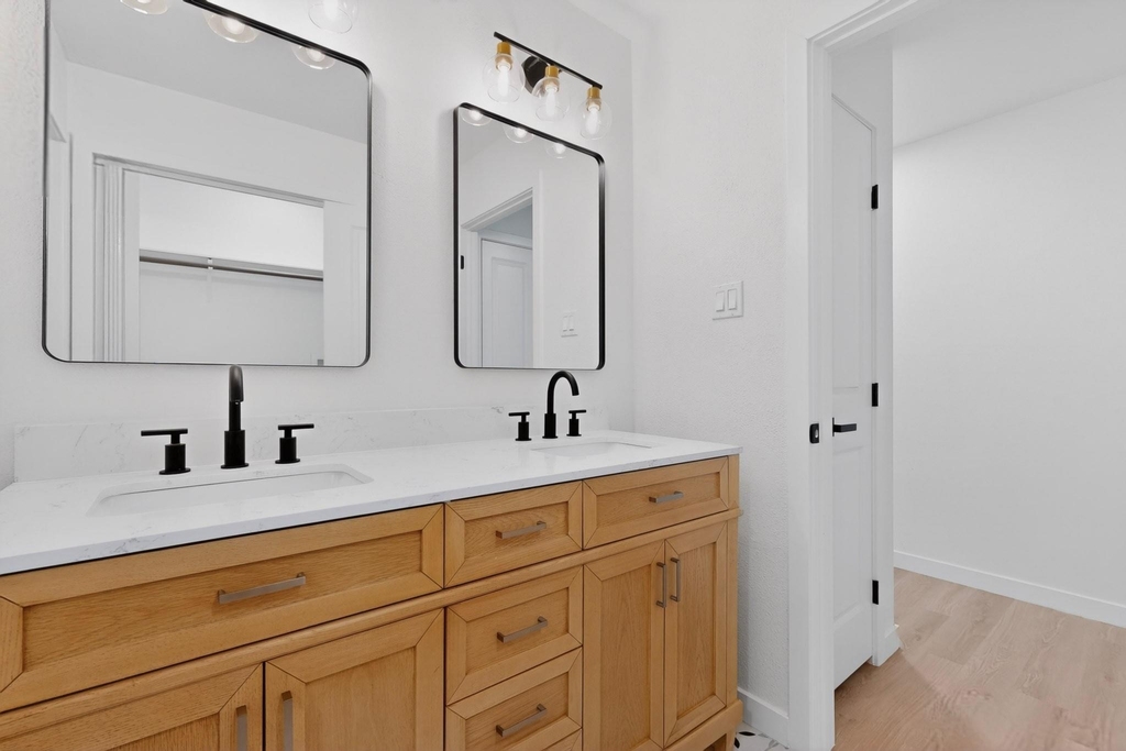14305 Vandever St - Photo 29