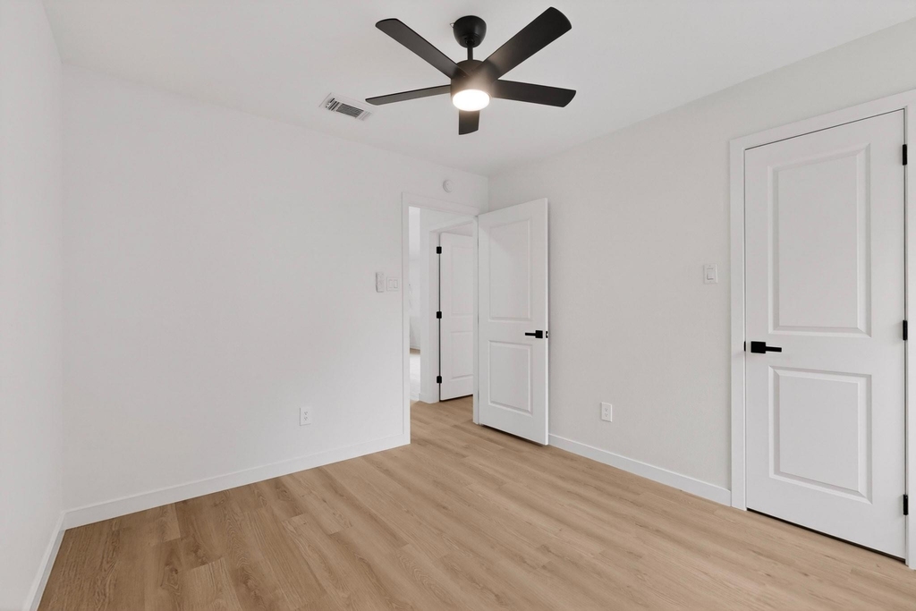 14305 Vandever St - Photo 27