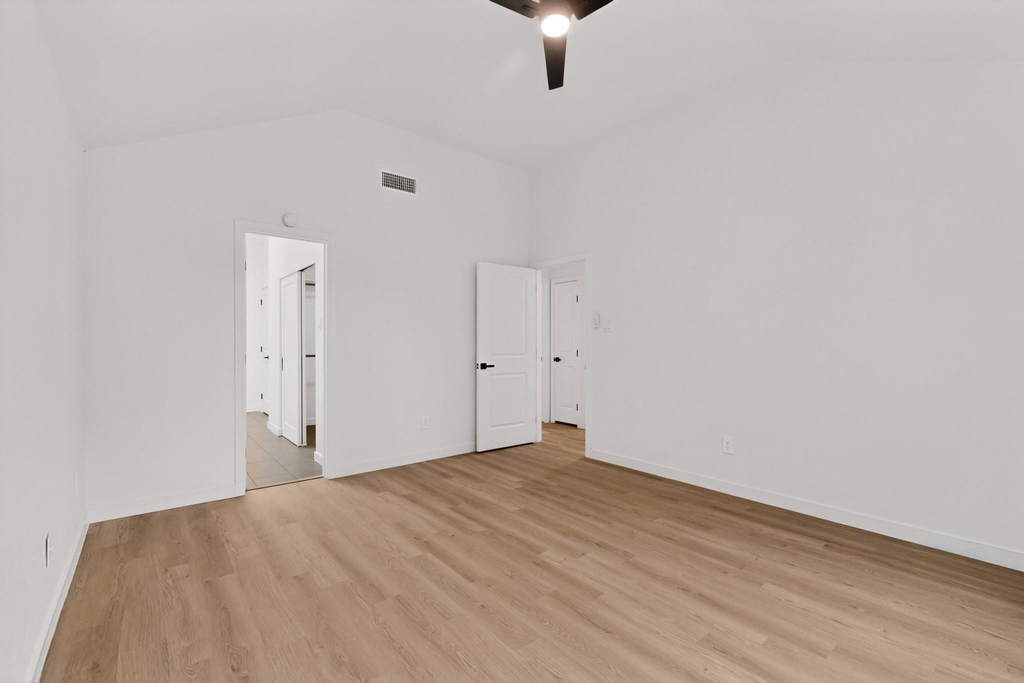 14305 Vandever St - Photo 20