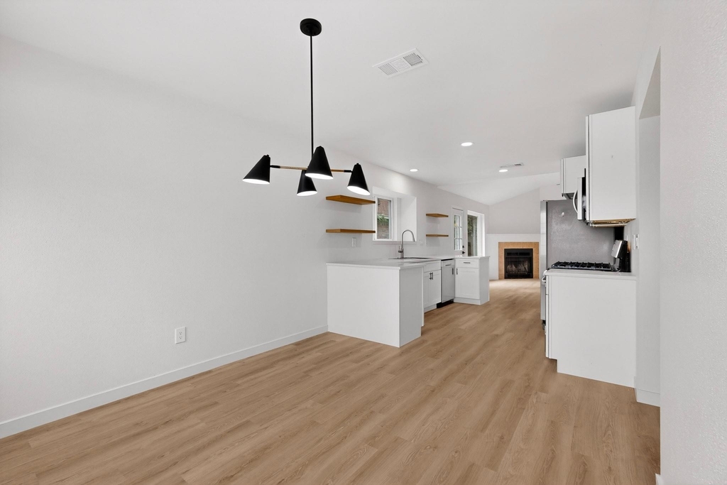 14305 Vandever St - Photo 13