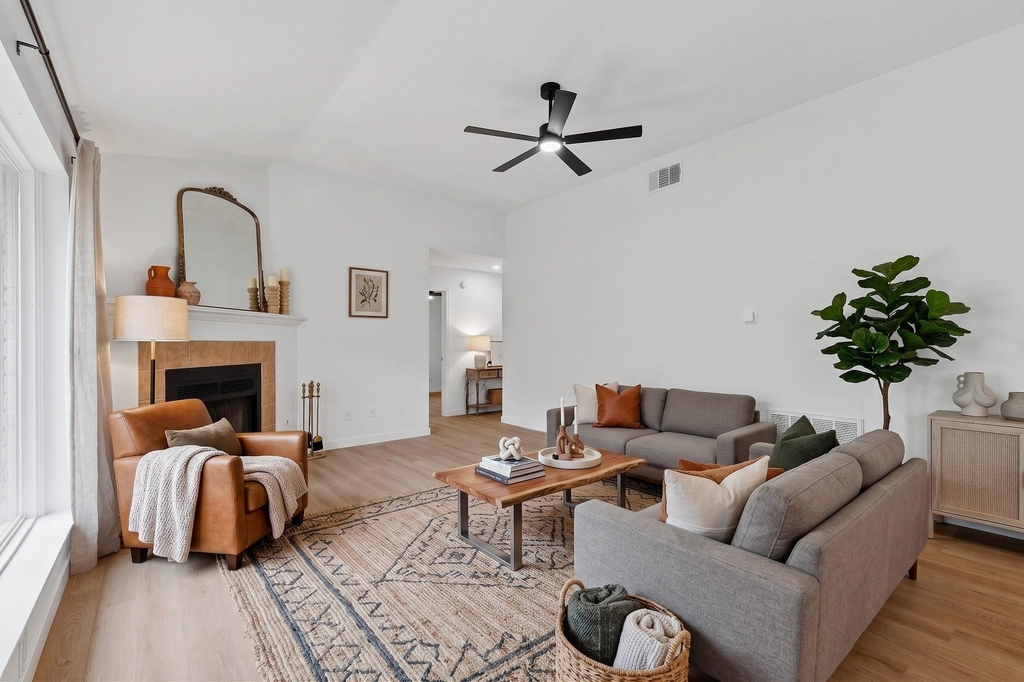 14305 Vandever St - Photo 5