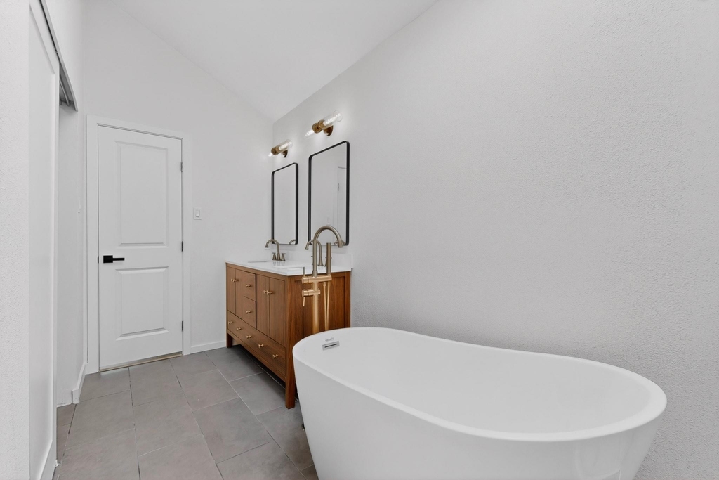 14305 Vandever St - Photo 22