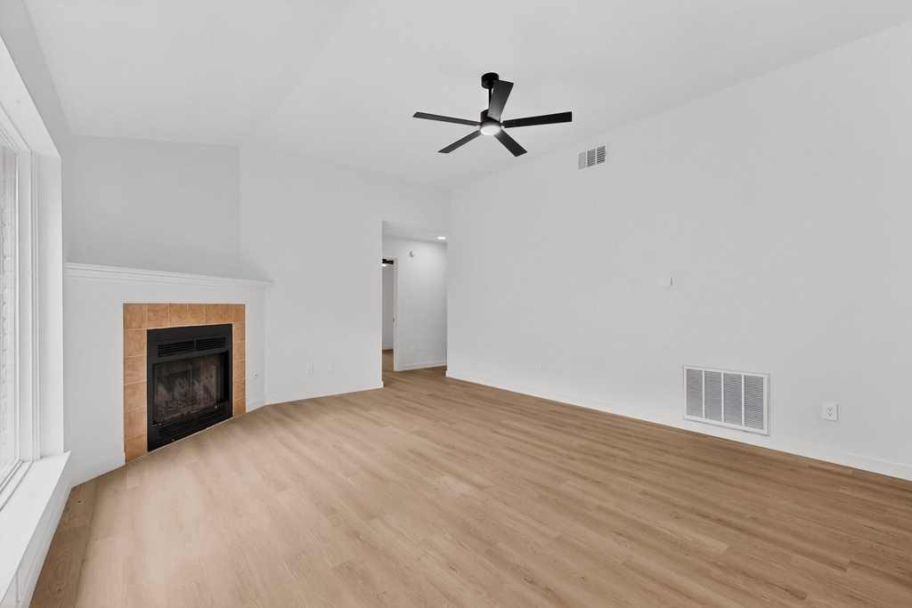 14305 Vandever St - Photo 4