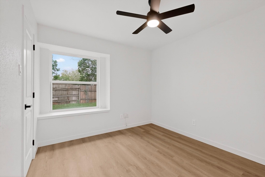 14305 Vandever St - Photo 24