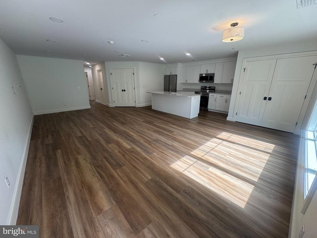 1087 Mount Tom Road - Photo 3