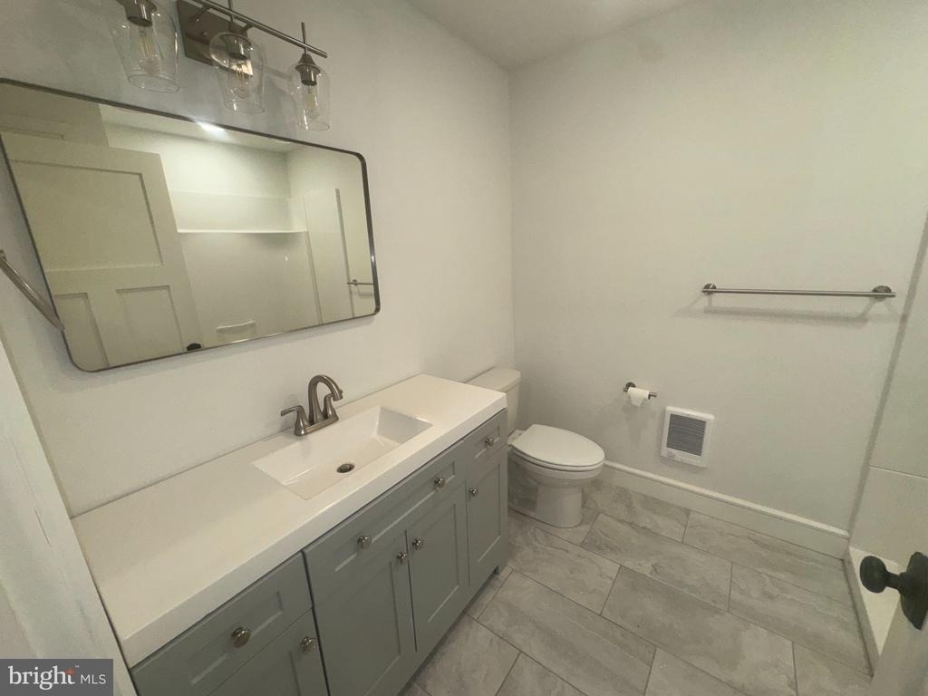 1087 Mount Tom Road - Photo 5