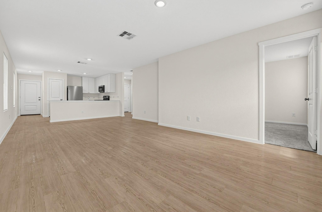 511 Jones Beach Cv - Photo 3